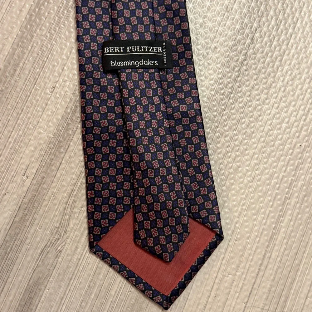 Bert Pulitzer 100% Silk Tie Burgundy Purple Grey Black Geometric Medallion USA